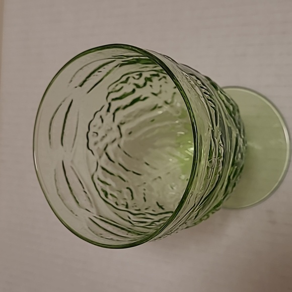 Set of 4 Vintage Green Glasses - Picture 7 of 15